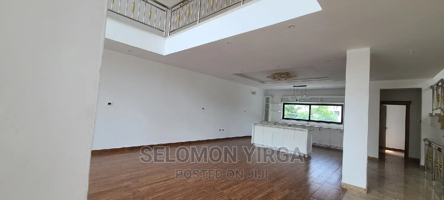 9bdrm House in አድስ አበባ, Bole for sale