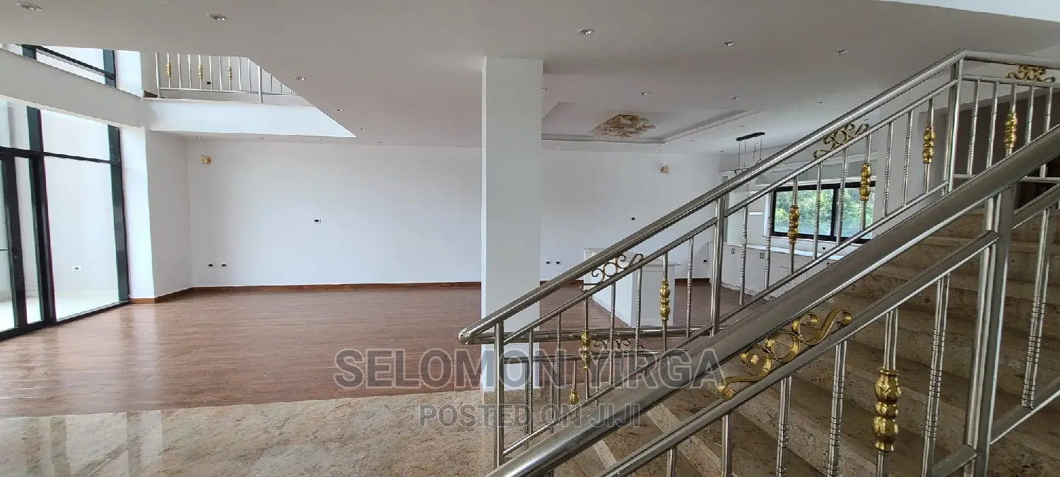 9bdrm House in አድስ አበባ, Bole for sale
