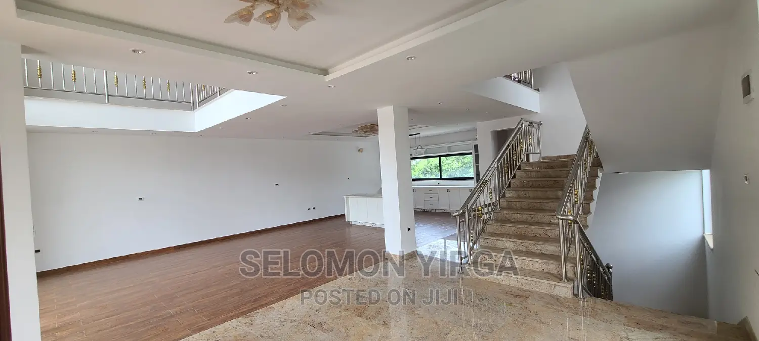 9bdrm House in አድስ አበባ, Bole for sale