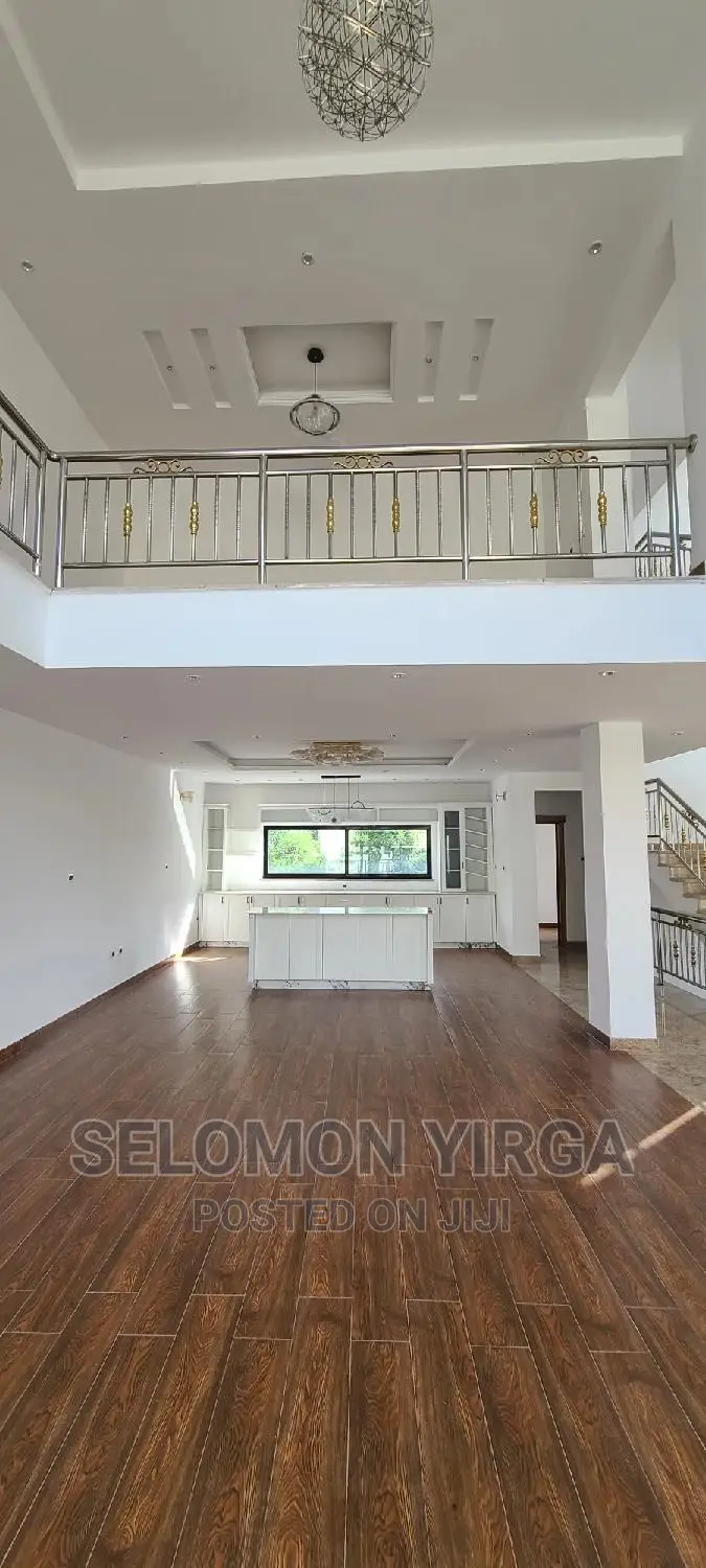 9bdrm House in አድስ አበባ, Bole for sale