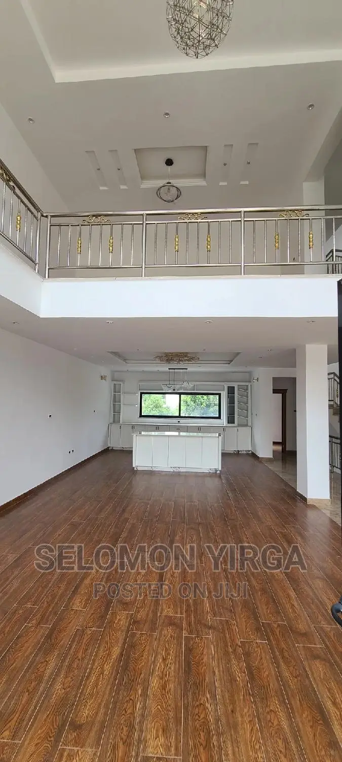 9bdrm House in አድስ አበባ, Bole for sale