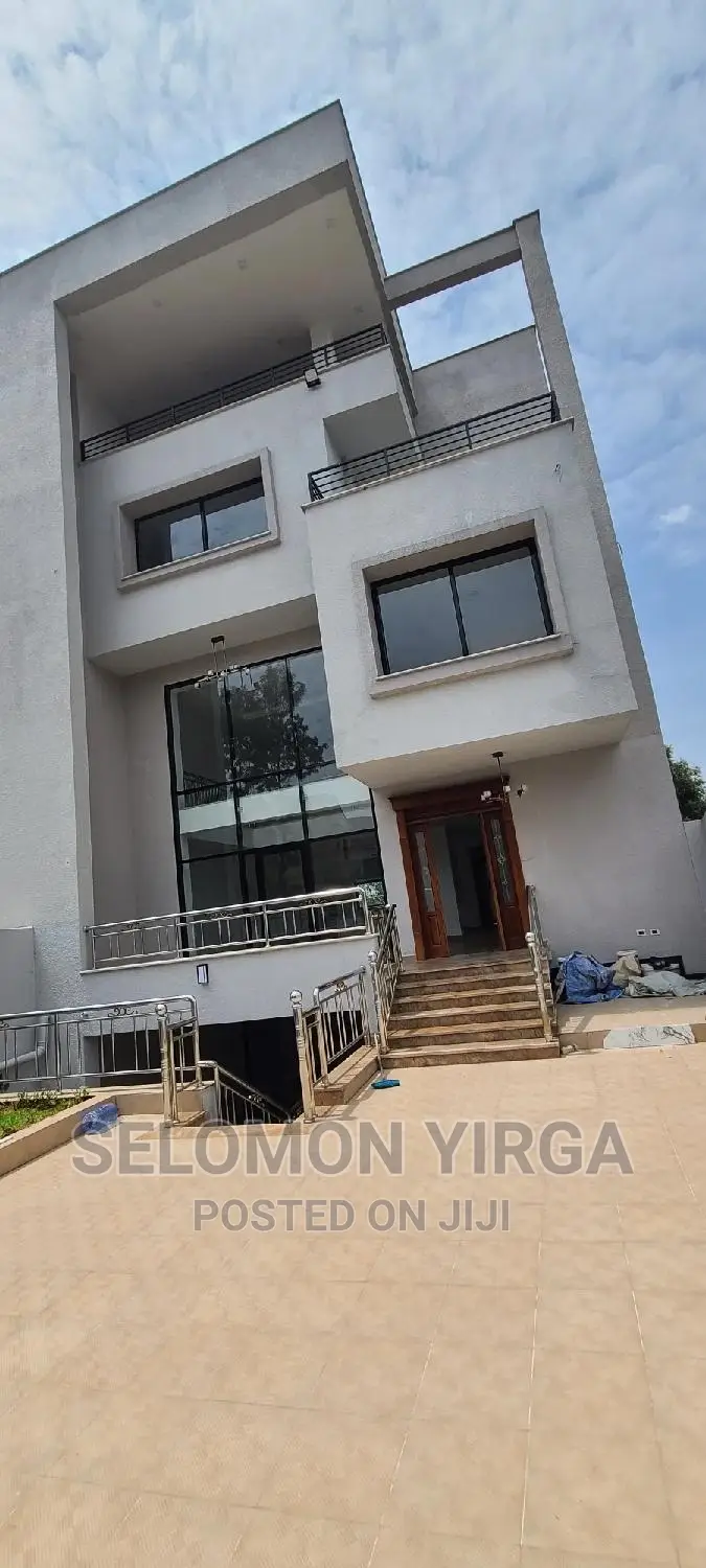 9bdrm House in አድስ አበባ, Bole for sale