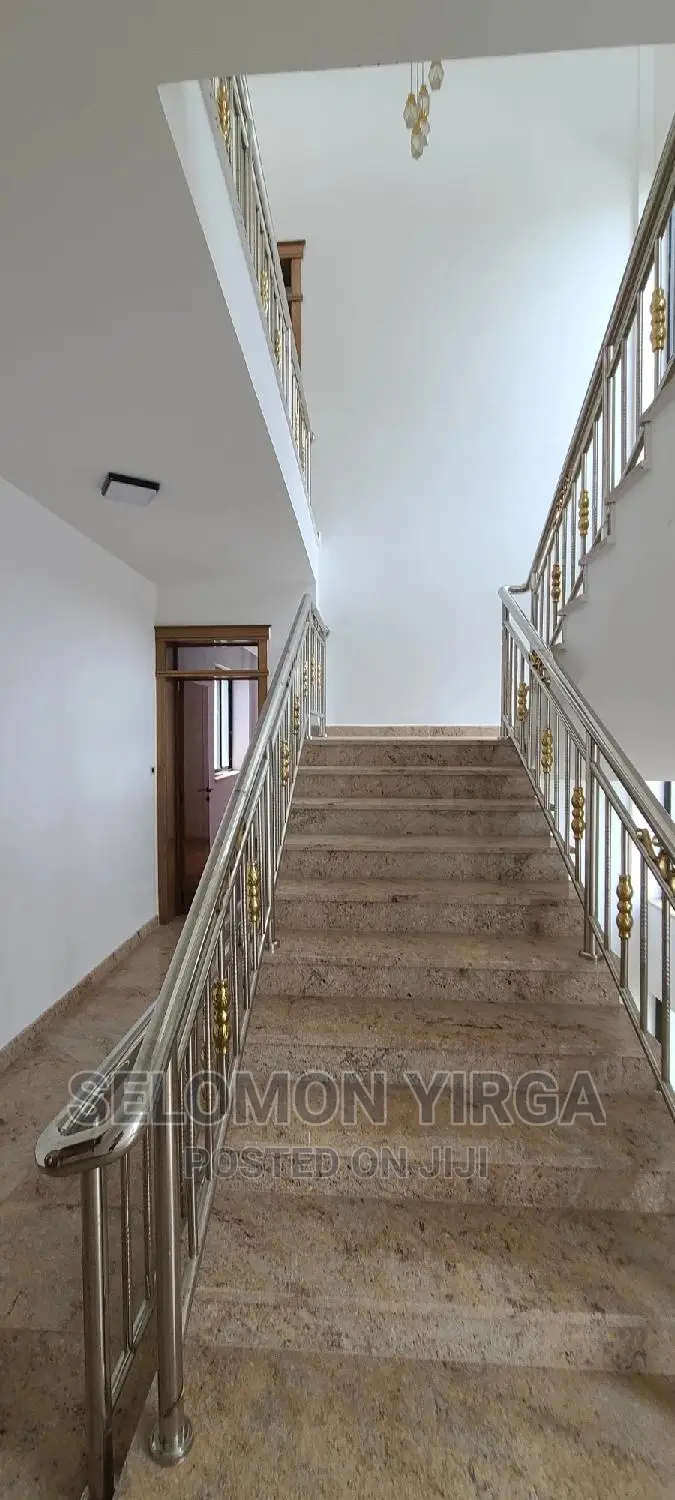 9bdrm House in አድስ አበባ, Bole for sale