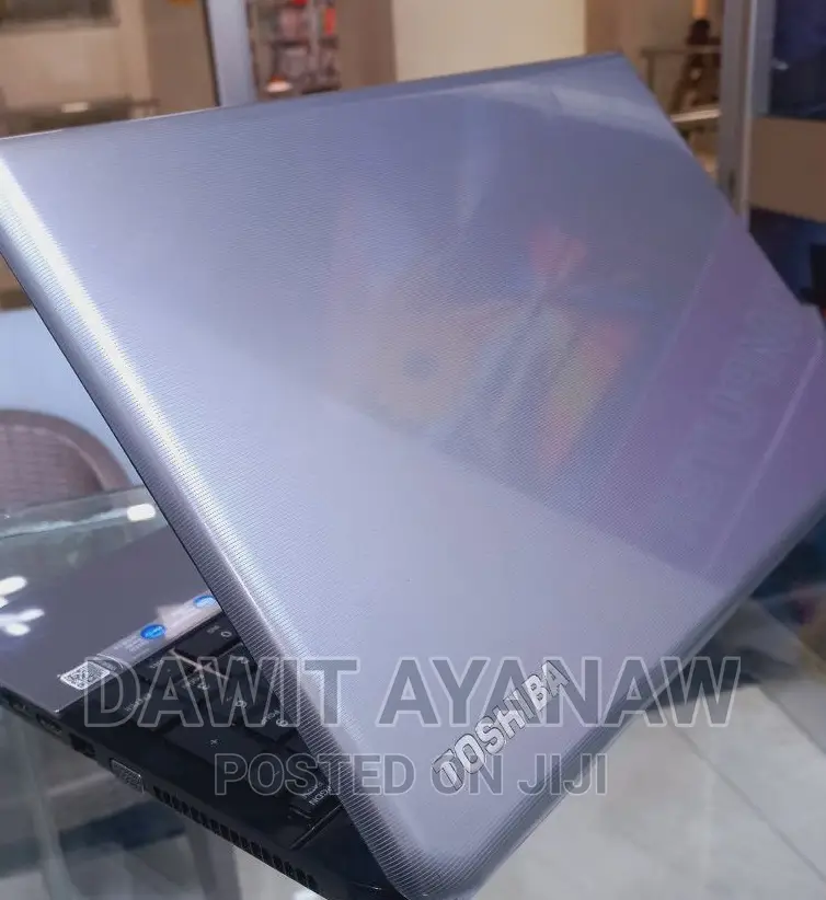 New Laptop Toshiba Satellite C55 8GB Intel Core I3 SSD 750GB