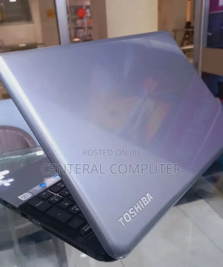 Laptop Toshiba Satellite C55 8GB Intel Core I3 HDD 750GB