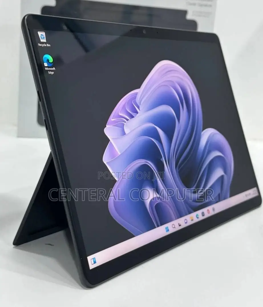 New Laptop Microsoft Surface Pro 9 16GB Intel Core I5 SSD 256GB