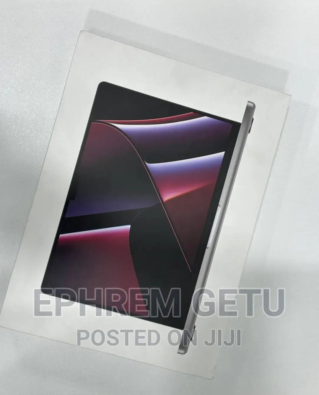 New Laptop Apple MacBook Pro 2022 M2 16GB Apple M1 Pro SSD 512GB