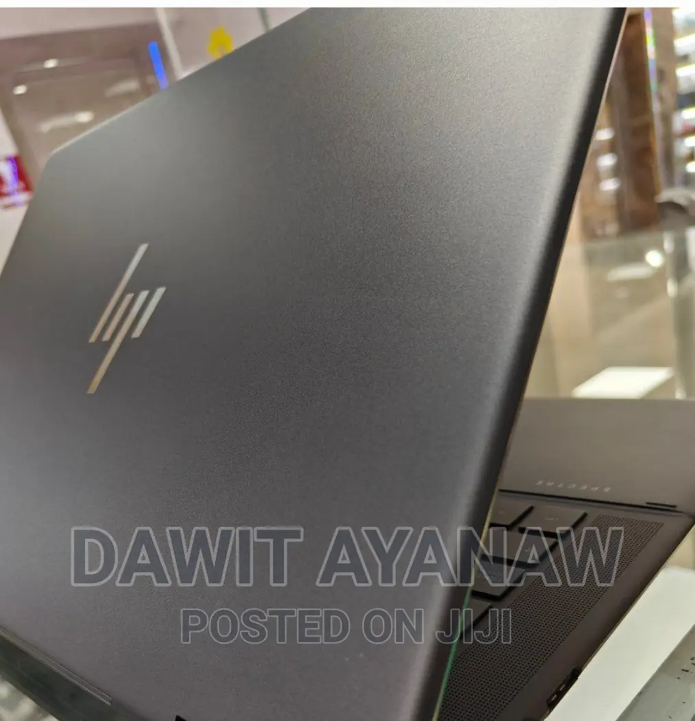 New Laptop HP Spectra 13 16GB Intel Core I7 SSD 1T