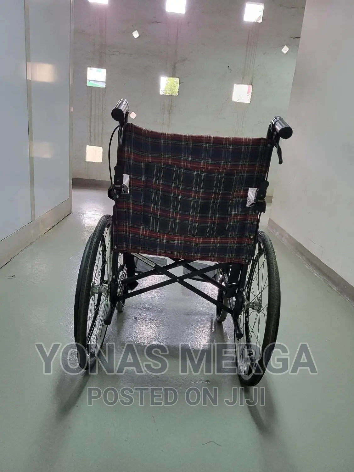 Basic Aluminum Wheelchair With 18 Seat Width