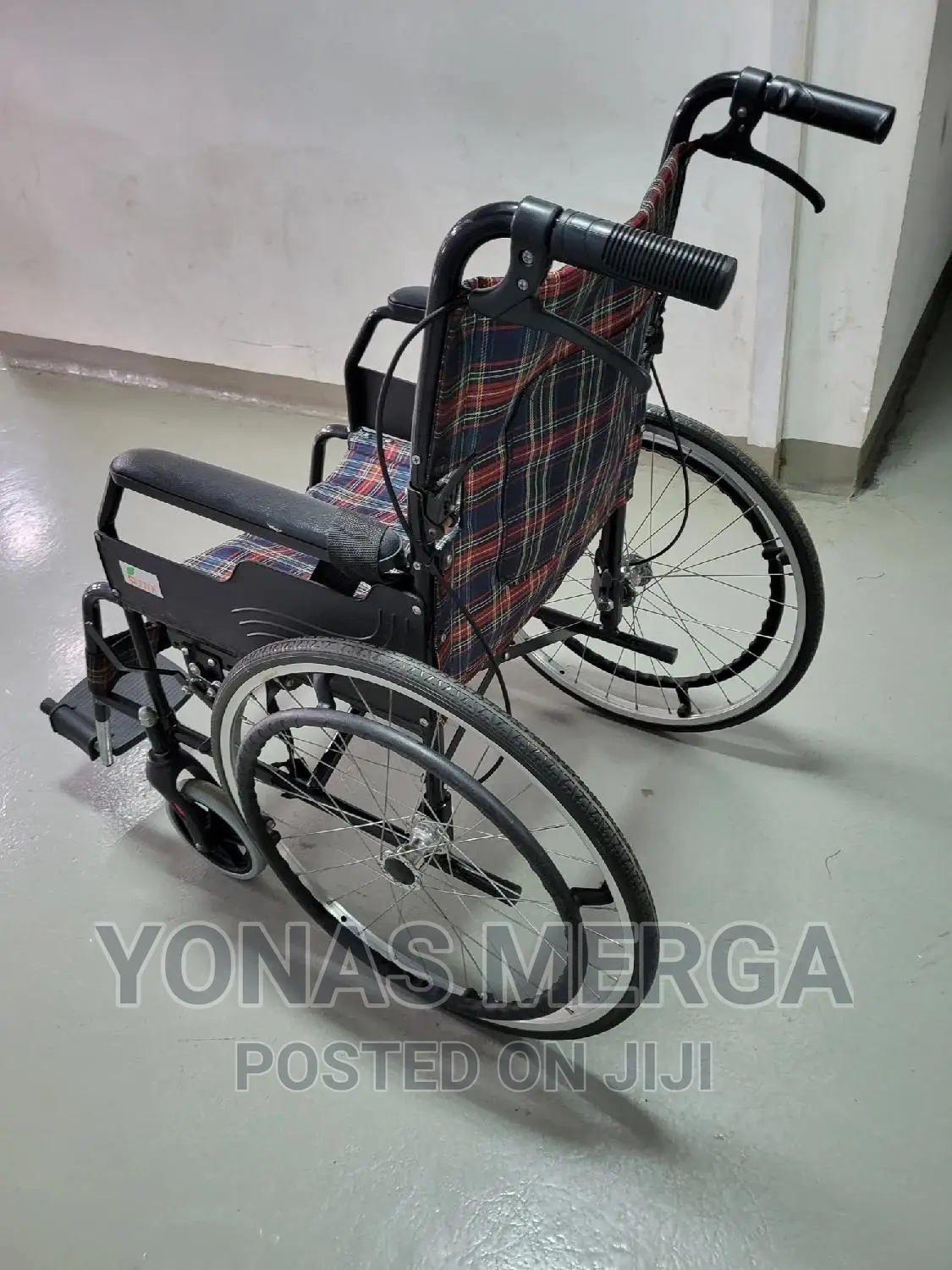 Wheelchair,Made Under Guidance Of Skillful Professional
