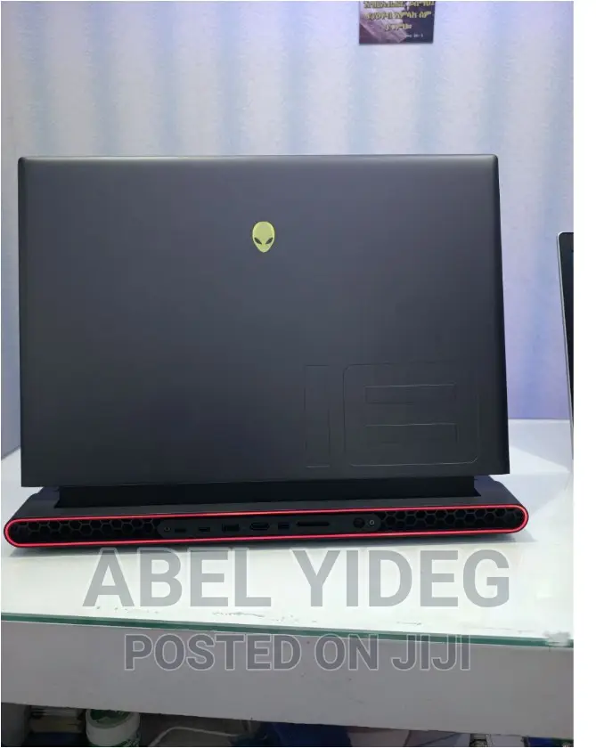 New Laptop Alienware Area-51m 32GB AMD Ryzen 9 SSD 1T