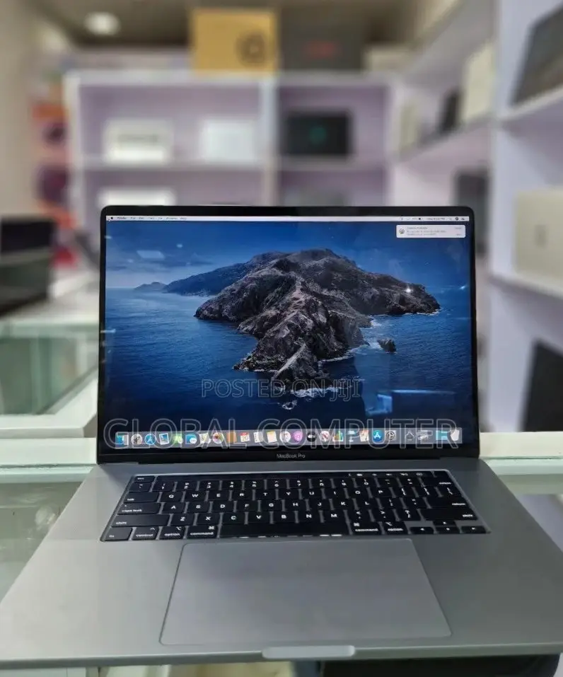 New Laptop Apple MacBook Pro 2018 16GB Intel Core I7 SSD 512GB