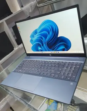New Laptop HP Pavilion 15-Eh0050wm 8GB Intel Core I7 SSD 512GB