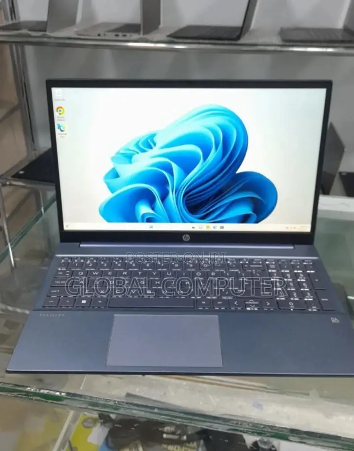 New Laptop HP Pavilion 15-Eh0050wm 8GB Intel Core I7 SSD 512GB