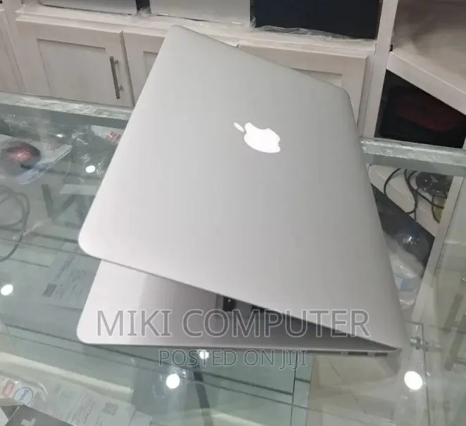 New Laptop Apple MacBook Air 8GB Intel Core I5 SSD 128GB