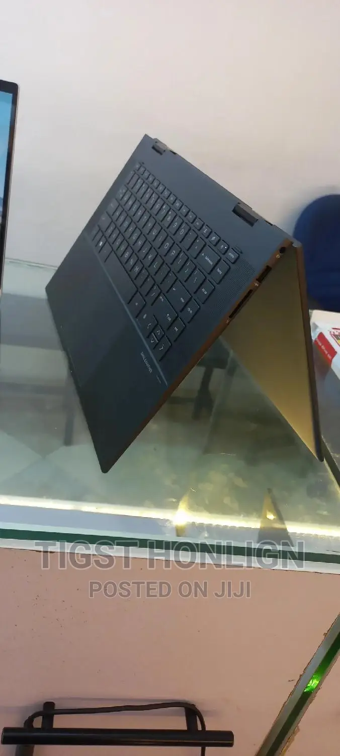New Laptop HP Envy X360 16GB AMD Ryzen 7 SSD 512GB