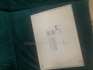 New Laptop Apple MacBook Air 2022 M2 8GB Apple M2 SSD 256GB