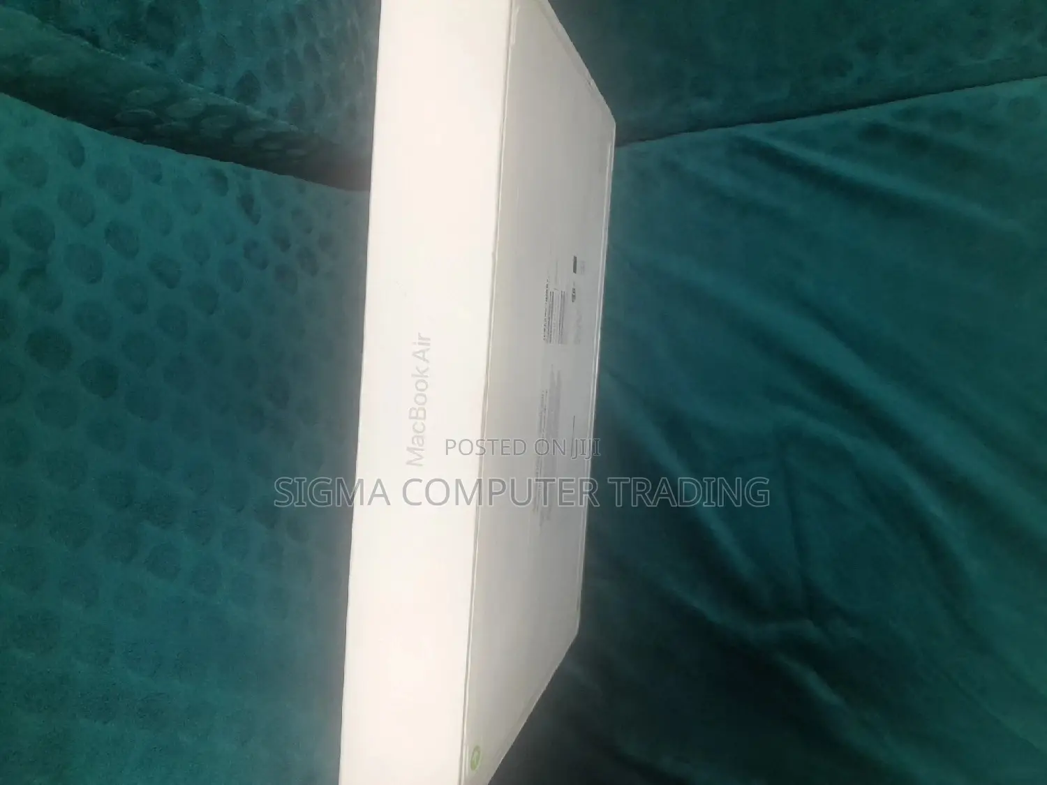 New Laptop Apple MacBook Air 2022 M2 8GB Apple M2 SSD 256GB