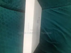 New Laptop Apple MacBook Air 2022 M2 8GB Apple M2 SSD 256GB