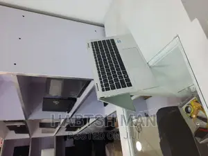 New Laptop HP EliteBook X GB Intel Core I7 SSD 512GB