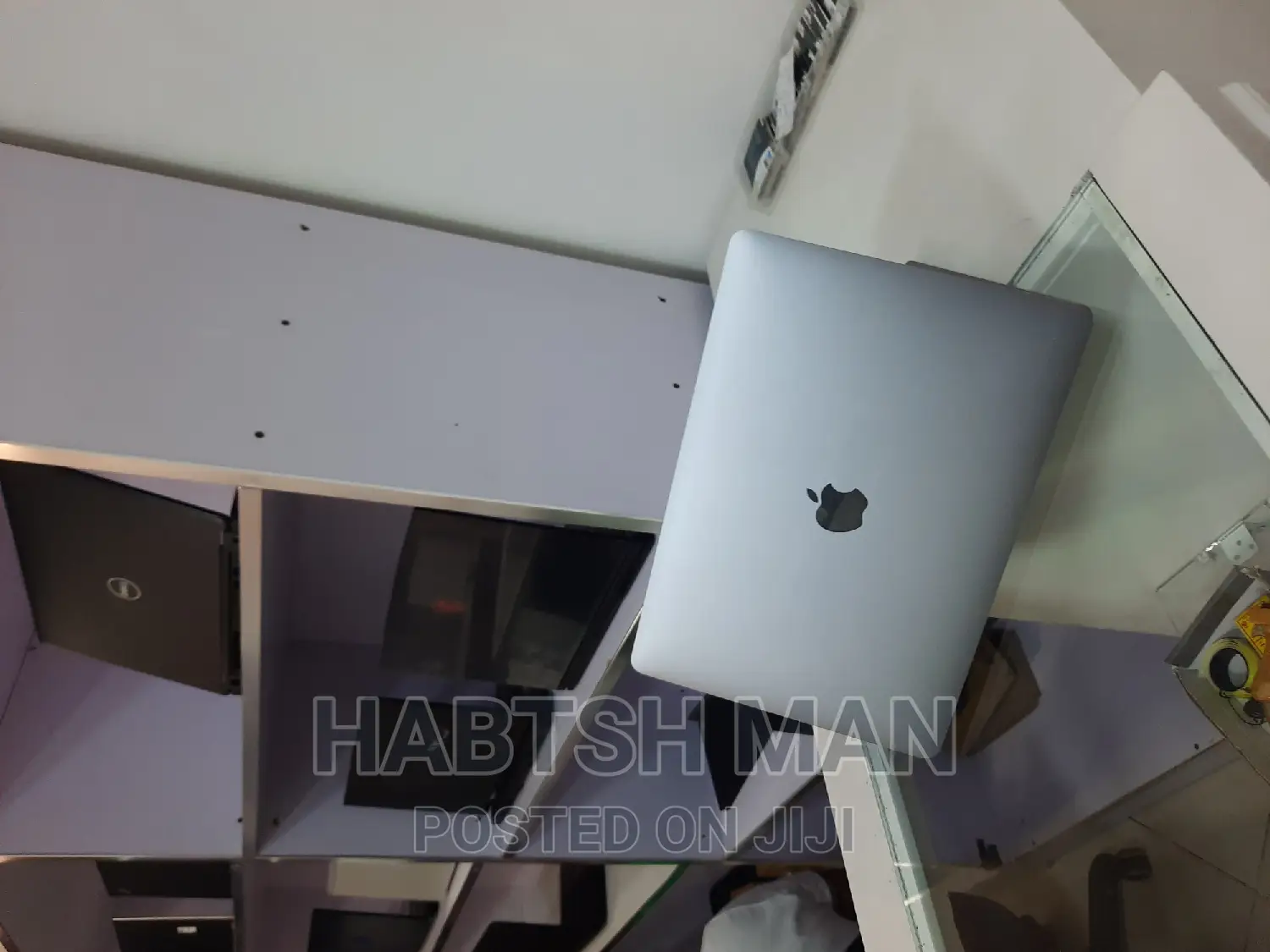 New Laptop Apple MacBook 2020 16GB Intel Core I5 SSD 1T