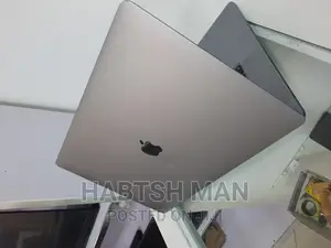New Laptop Apple MacBook Pro 2019 16GB Intel Core I7 SSD 512GB