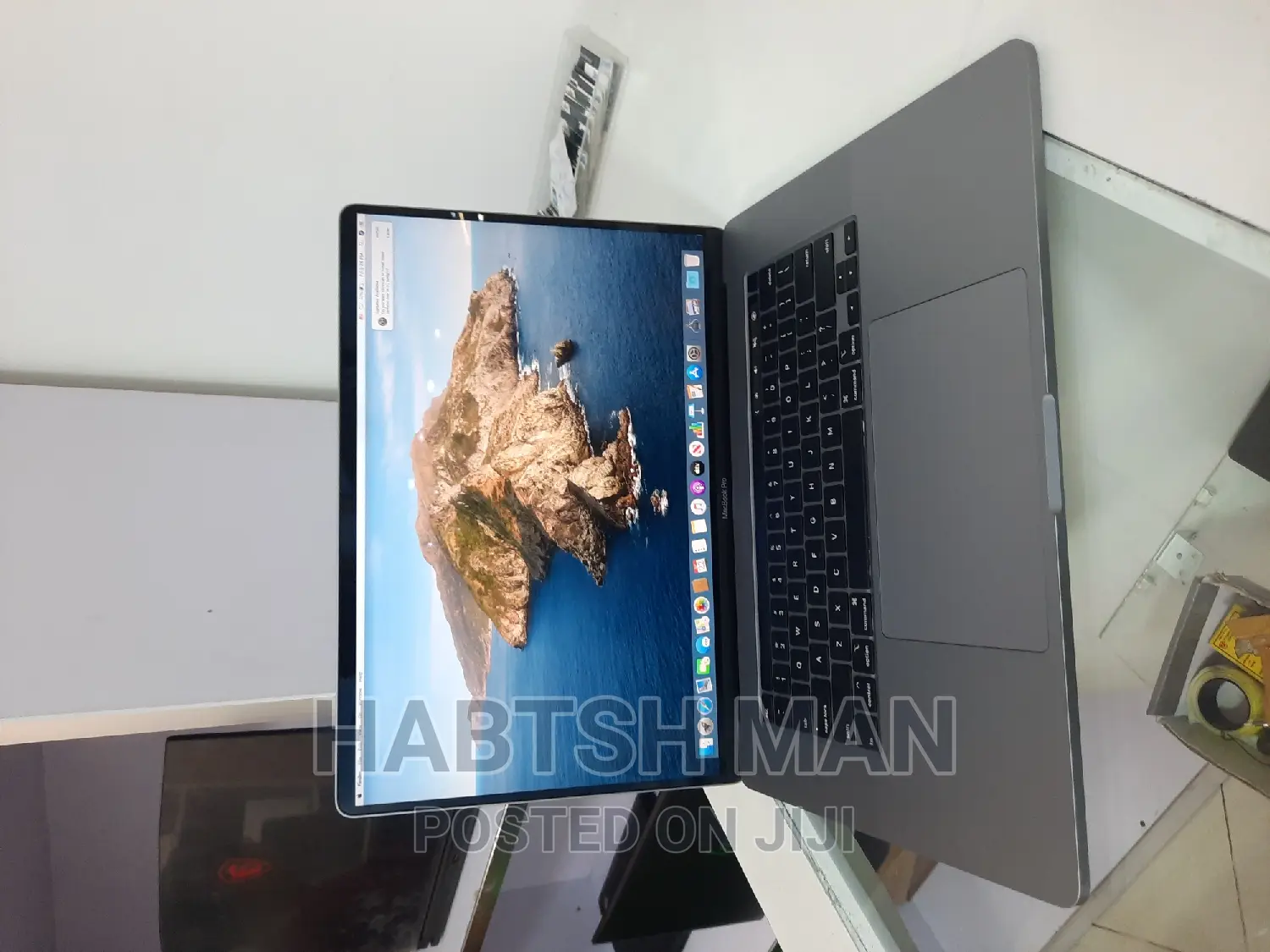 New Laptop Apple MacBook Pro 2019 16GB Intel Core I7 SSD 512GB