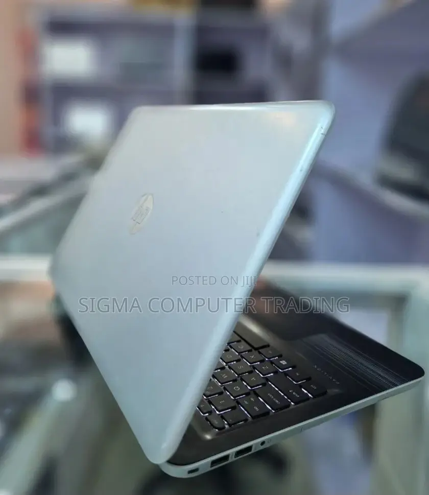 New Laptop HP Pavilion 15 8GB Intel Core I5 HDD 1T