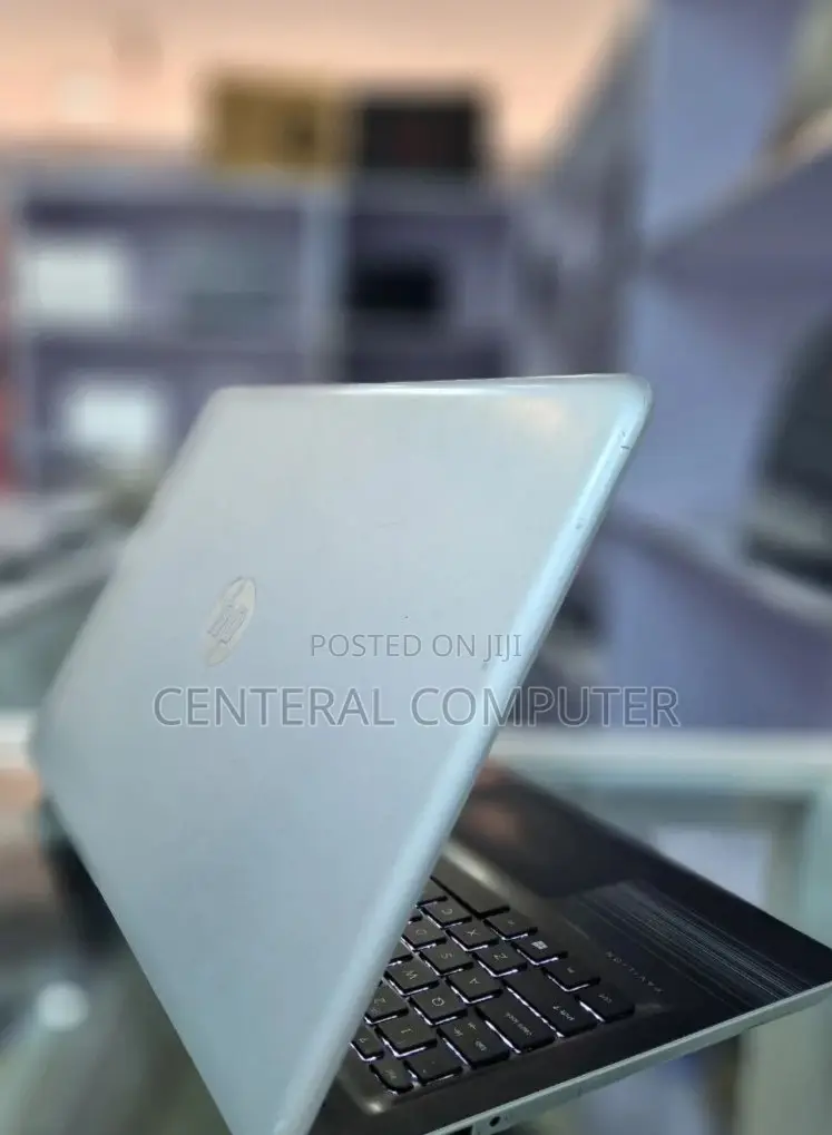 New Laptop HP Pavilion 13 8GB Intel Core I5 HDD 1T