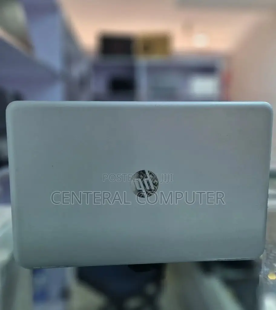 New Laptop HP Pavilion 13 8GB Intel Core I5 HDD 1T