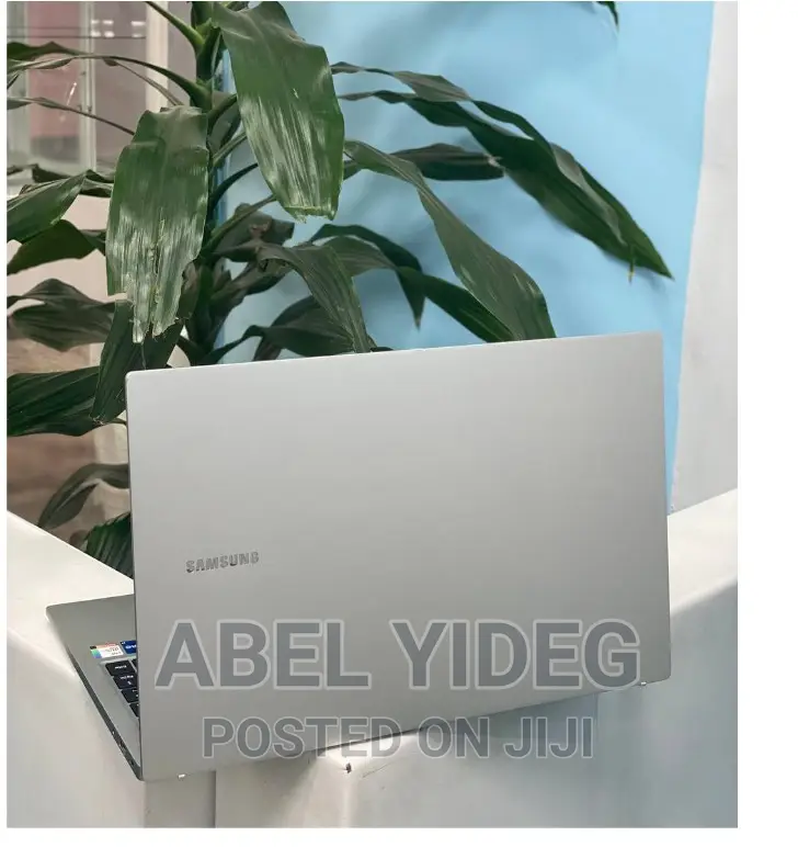 New Laptop Samsung 16GB Intel Core I7 SSD 512GB