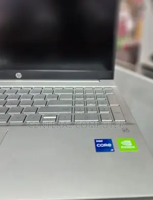 Photo - New Laptop HP Pavilion 17 16GB Intel Core I7 SSD 512GB