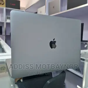 New Laptop Apple MacBook 2017 16GB Intel Core i7 SSD 512GB