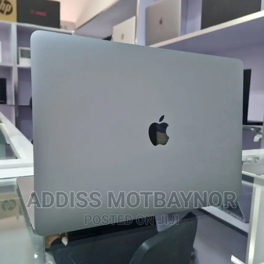 New Laptop Apple MacBook 2017 16GB Intel Core i7 SSD 512GB