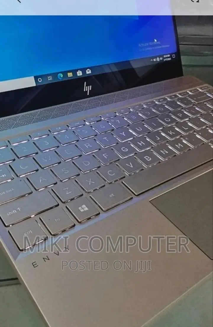 New Laptop HP Envy 13 8GB Intel Core i5 SSD 512GB