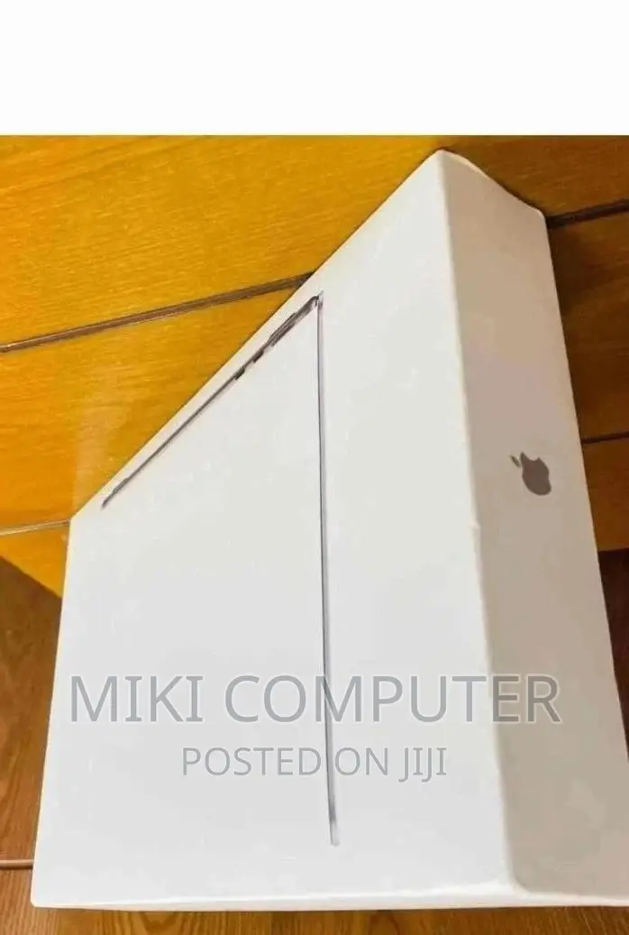 New Laptop Apple MacBook Air 2023 M2 8GB SSD 256GB