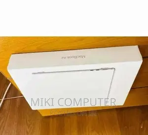 New Laptop Apple MacBook Air 2023 M2 8GB SSD 256GB