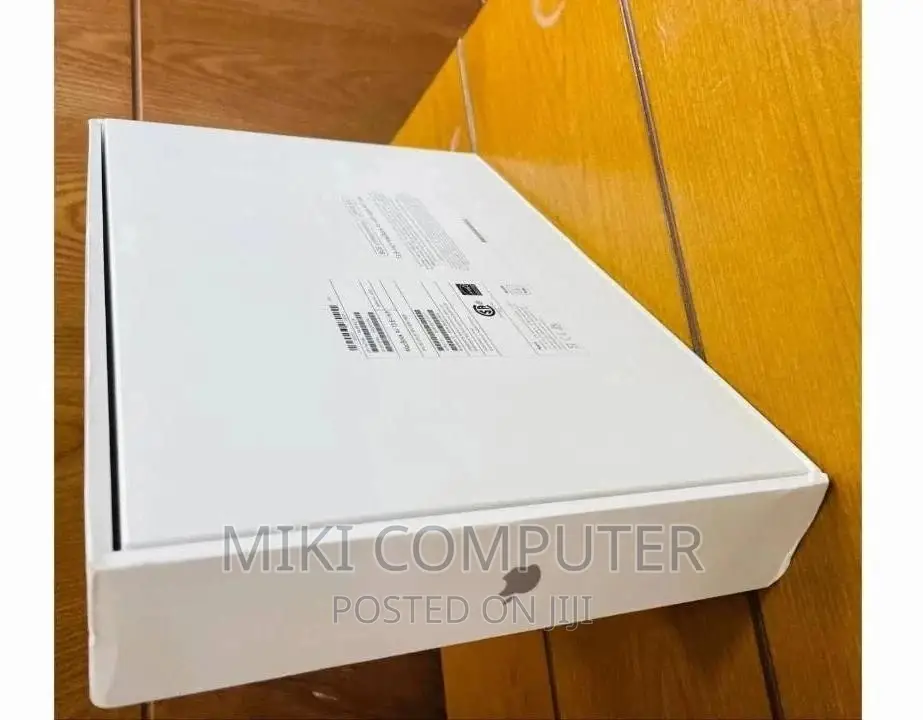 New Laptop Apple MacBook Air 2023 M2 8GB SSD 256GB