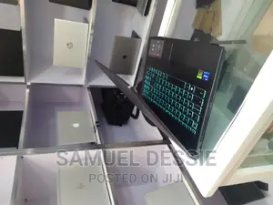 New Laptop MSI Pulse GL66 16GB Intel Core I7 SSD 1T