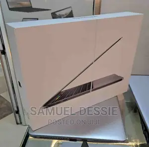 New Laptop Apple MacBook Pro 2018 8GB Intel Core I5 SSD 256GB