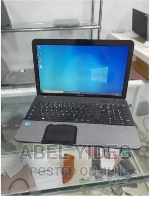 Laptop Toshiba Satellite C855 4GB Intel Core I3 HDD 500GB