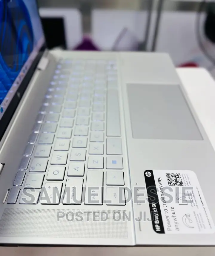 New Laptop HP Envy X360 8GB Intel Core I5 SSD 256GB