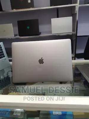 New Laptop Apple MacBook Pro 2019 16GB Intel Core I7 SSD 512GB