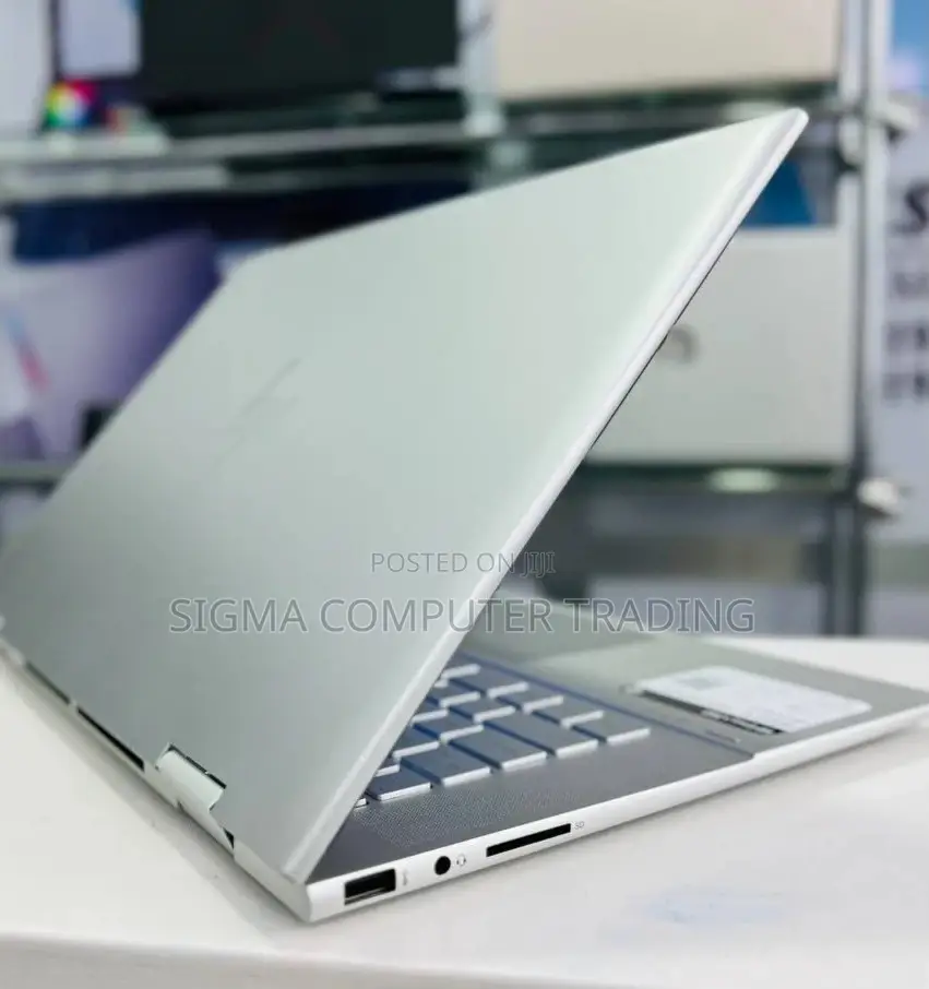 New Laptop HP Envy X360 8GB Intel Core I5 SSD 256GB