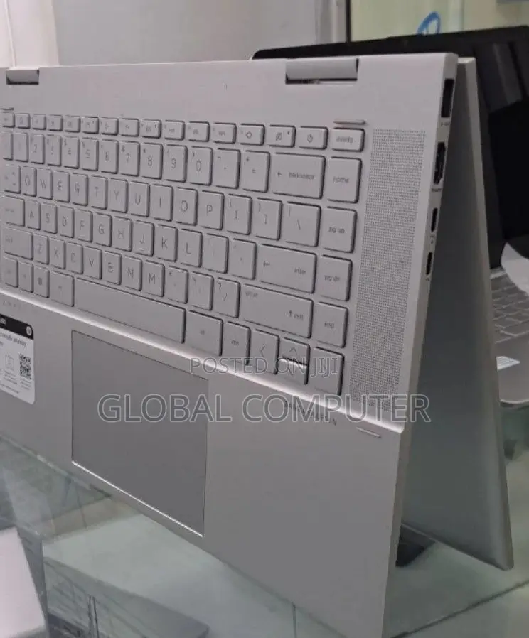 New Laptop HP Envy 17-3000 8GB Intel Core I5 SSD 256GB