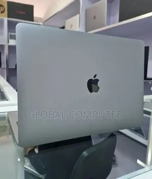 Photo - New Laptop Apple MacBook Pro 2020 16GB Intel Core I5 SSD 1T