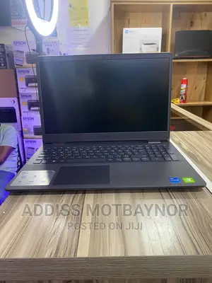 New Laptop Dell Vostro 13 5370 16GB Intel Core I5 SSD 512GB