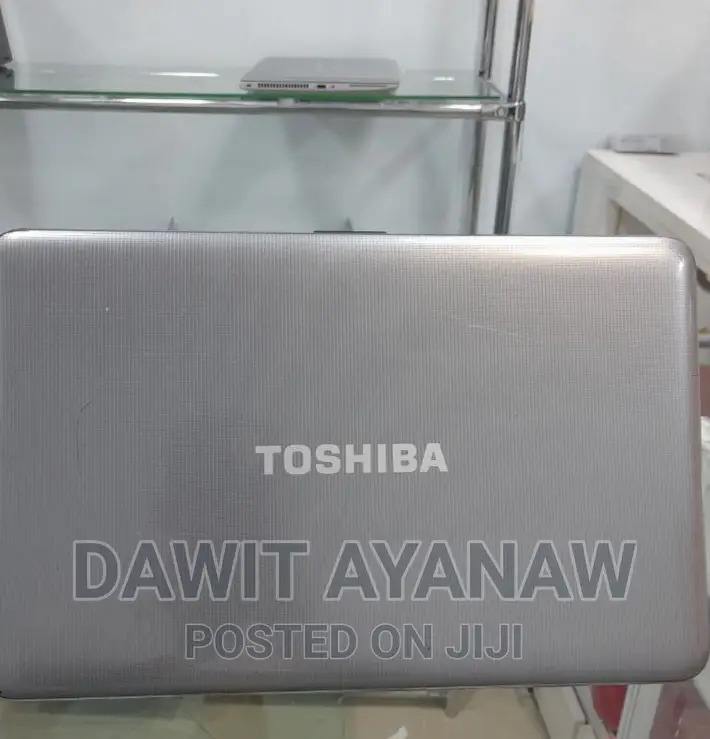 New Laptop Toshiba Satellite C855 4GB Intel Core I3 HDD 500GB