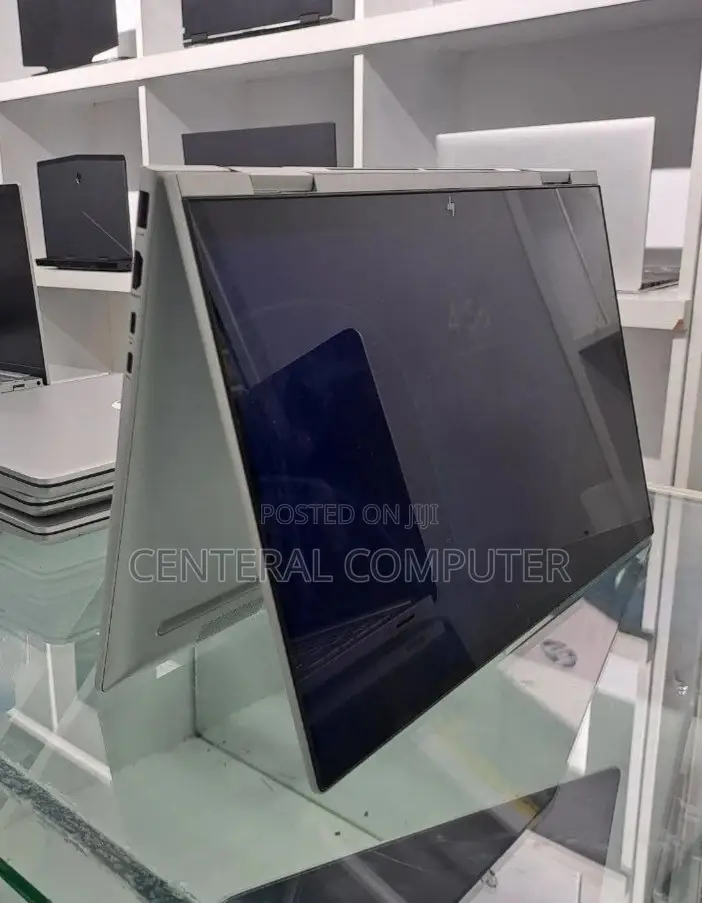 New Laptop HP Envy X360 8GB Intel Core I5 SSD 256GB