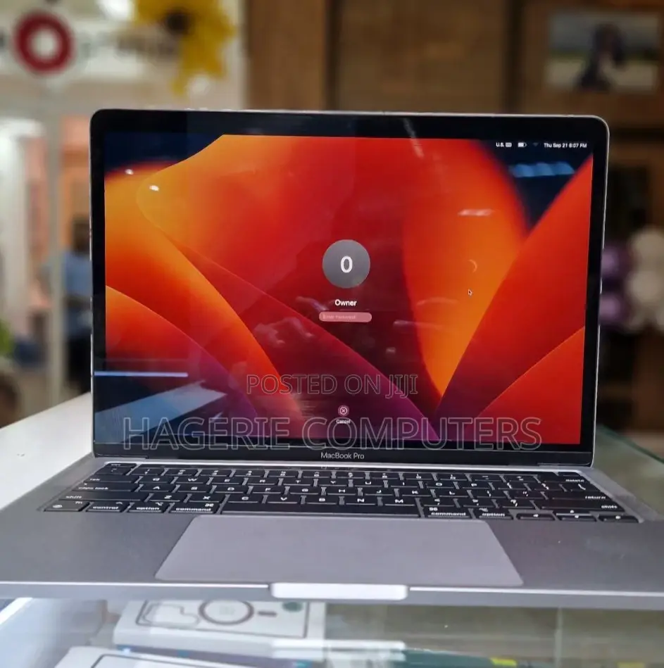 New Laptop Apple MacBook Pro 2020 16GB Intel Core I5 SSD 512GB